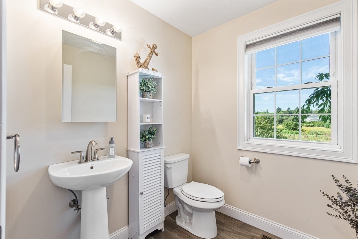 18 Blue Grass Circle, Taunton, MA Photo #17