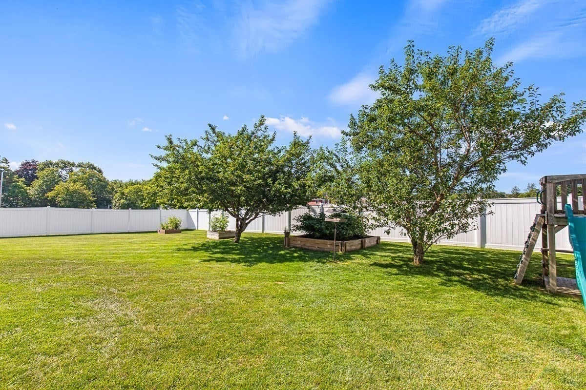 18 Blue Grass Circle, Taunton, MA Photo #34