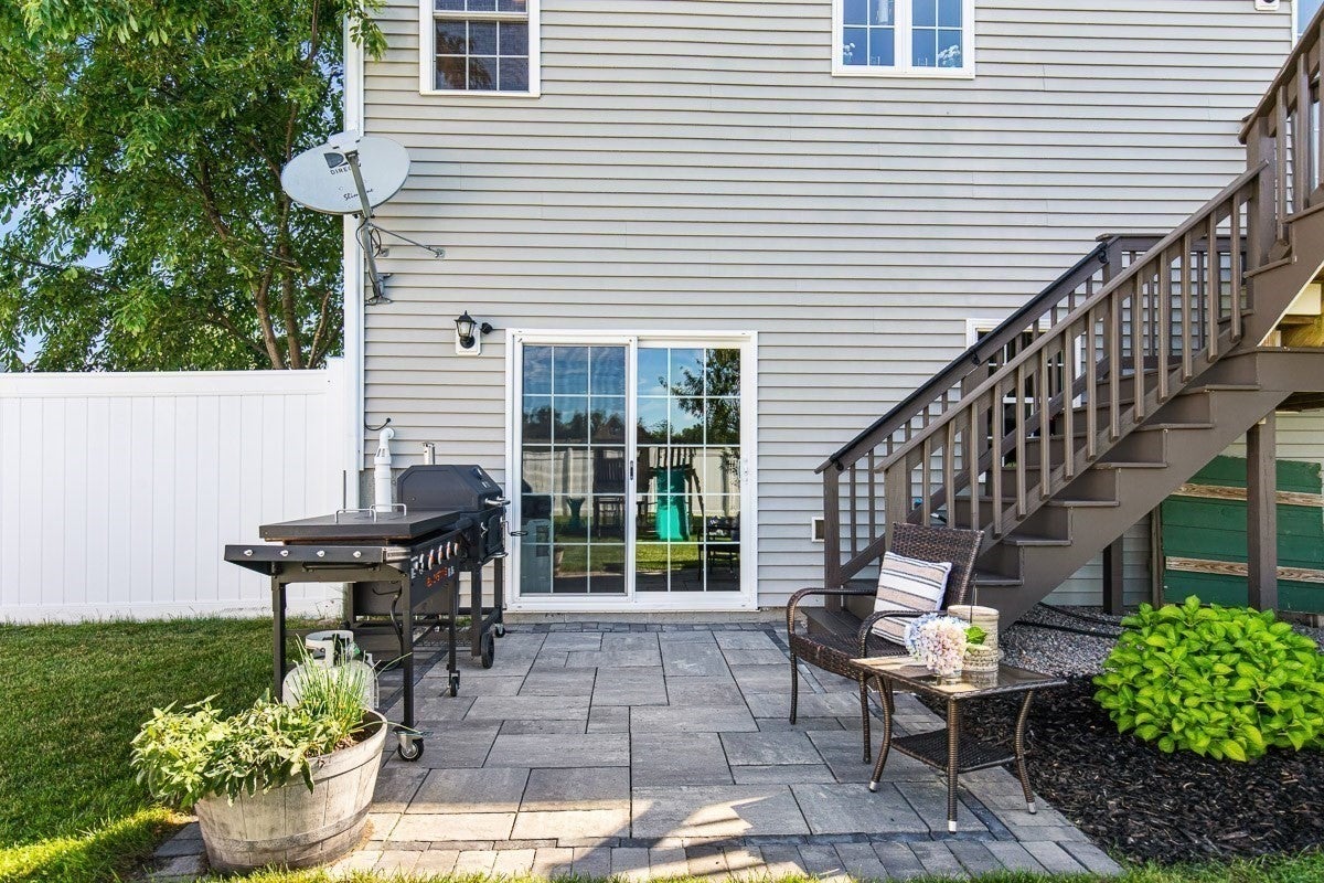 18 Blue Grass Circle, Taunton, MA Photo #31