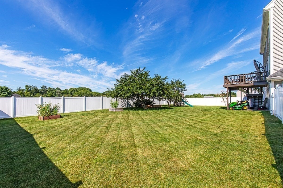 18 Blue Grass Circle, Taunton, MA Photo #38