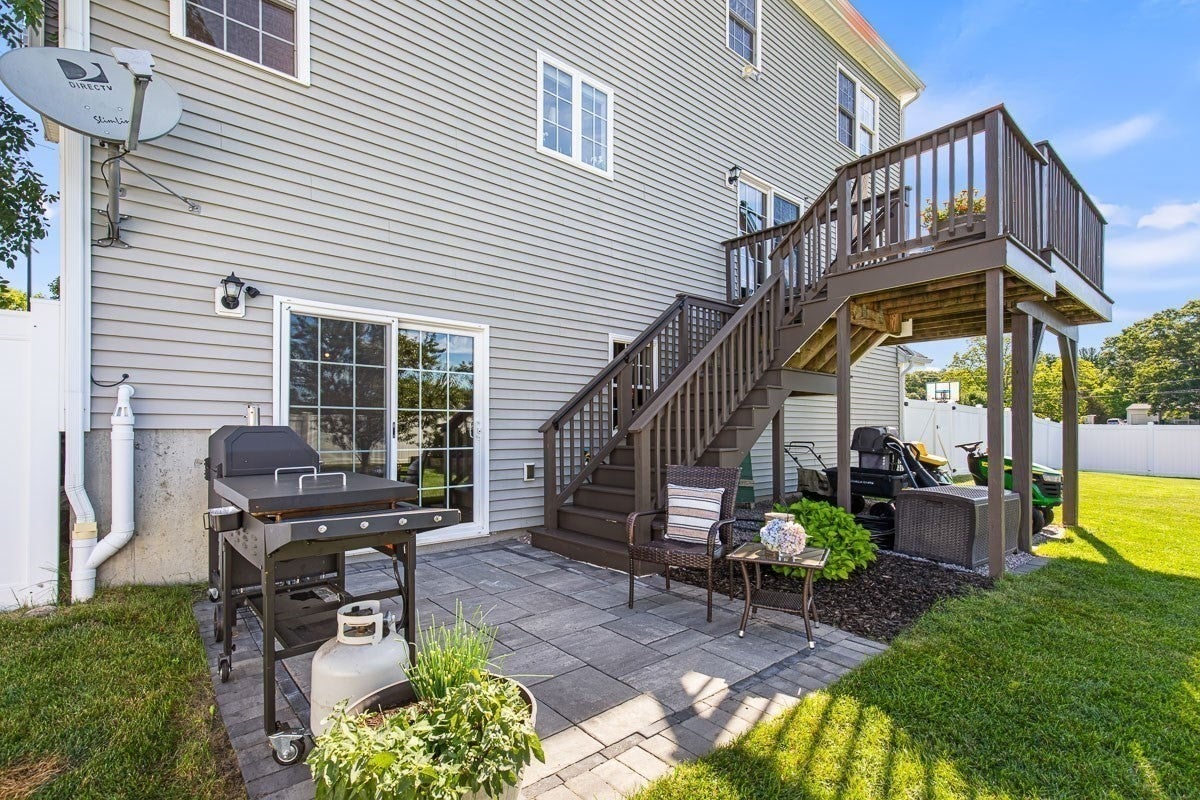 18 Blue Grass Circle, Taunton, MA Photo #32