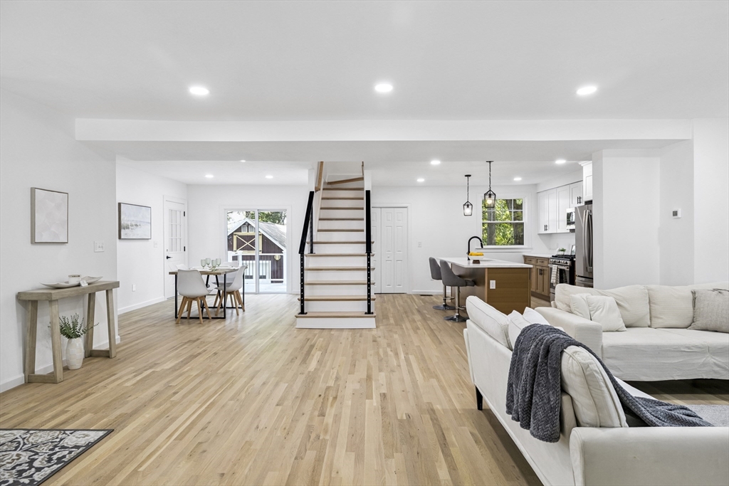 7 Wesleyan St