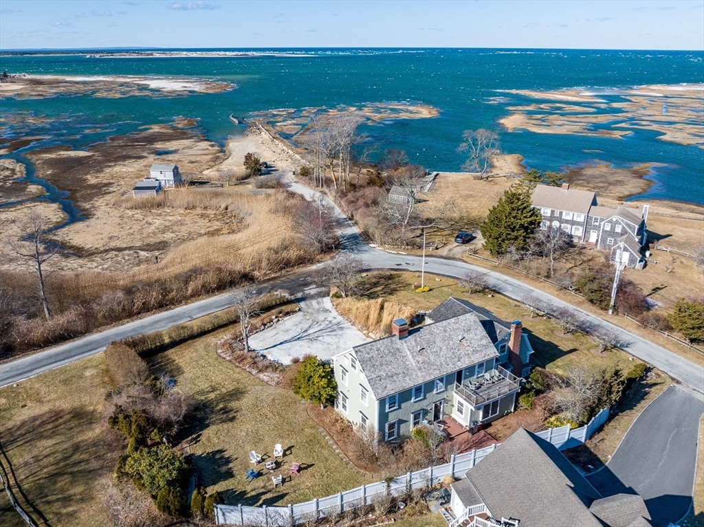 111 Wharf Ln