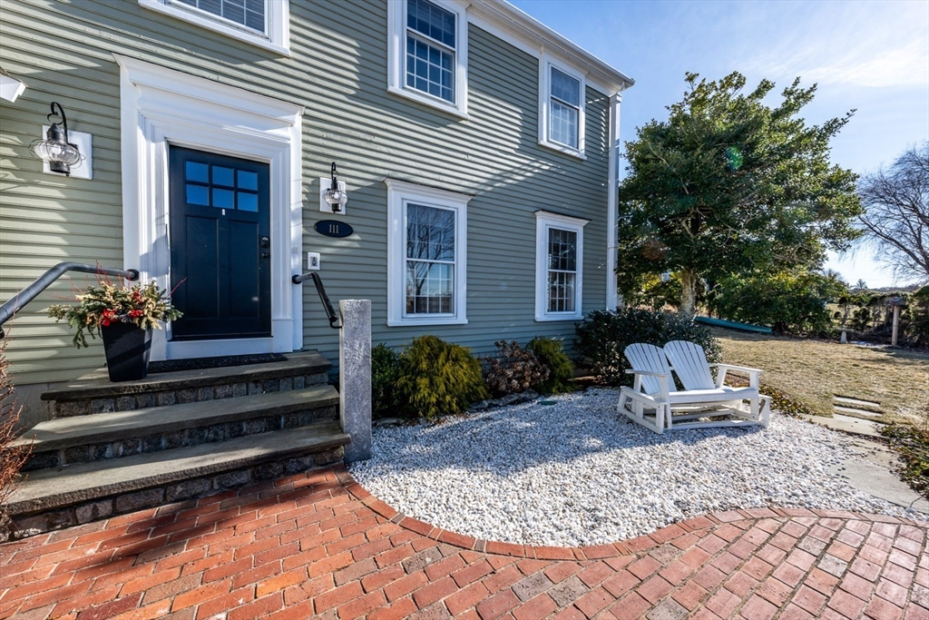 111 Wharf Ln