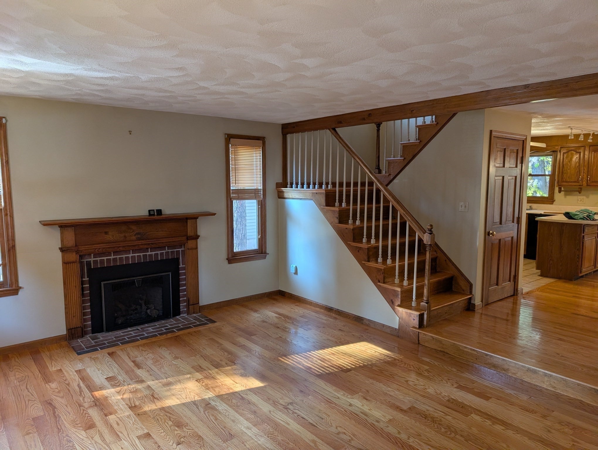 859 Wellman Ave 859, Chelmsford MA 01863