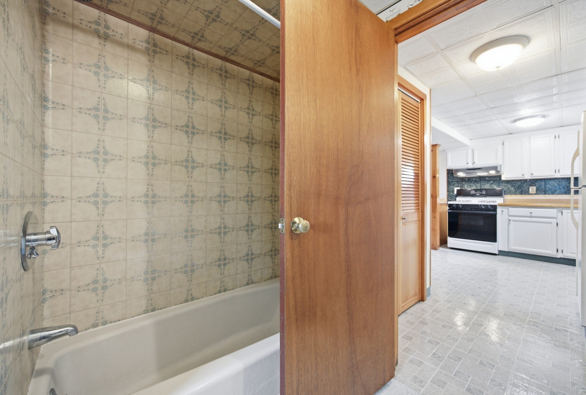 410 Crescent St, East Bridgewater, MA, 410 Crescent St, East Bridgewater, MA Photo #9