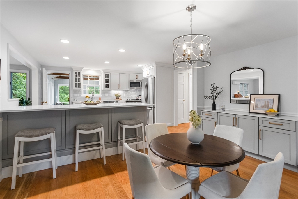 7 Colonial Drive
