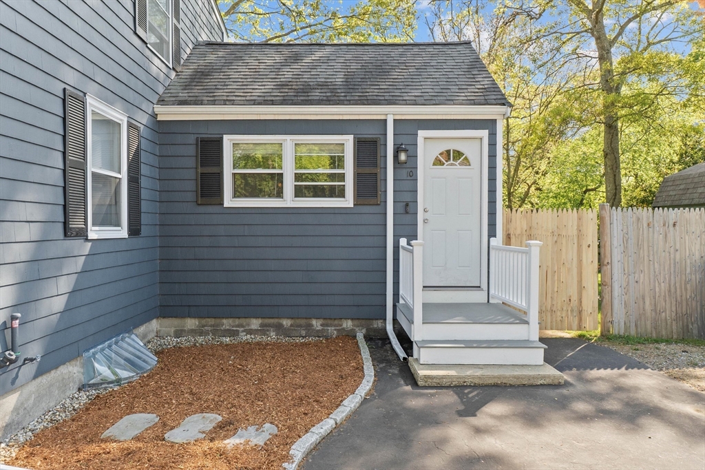 10 Fairmeadow Rd