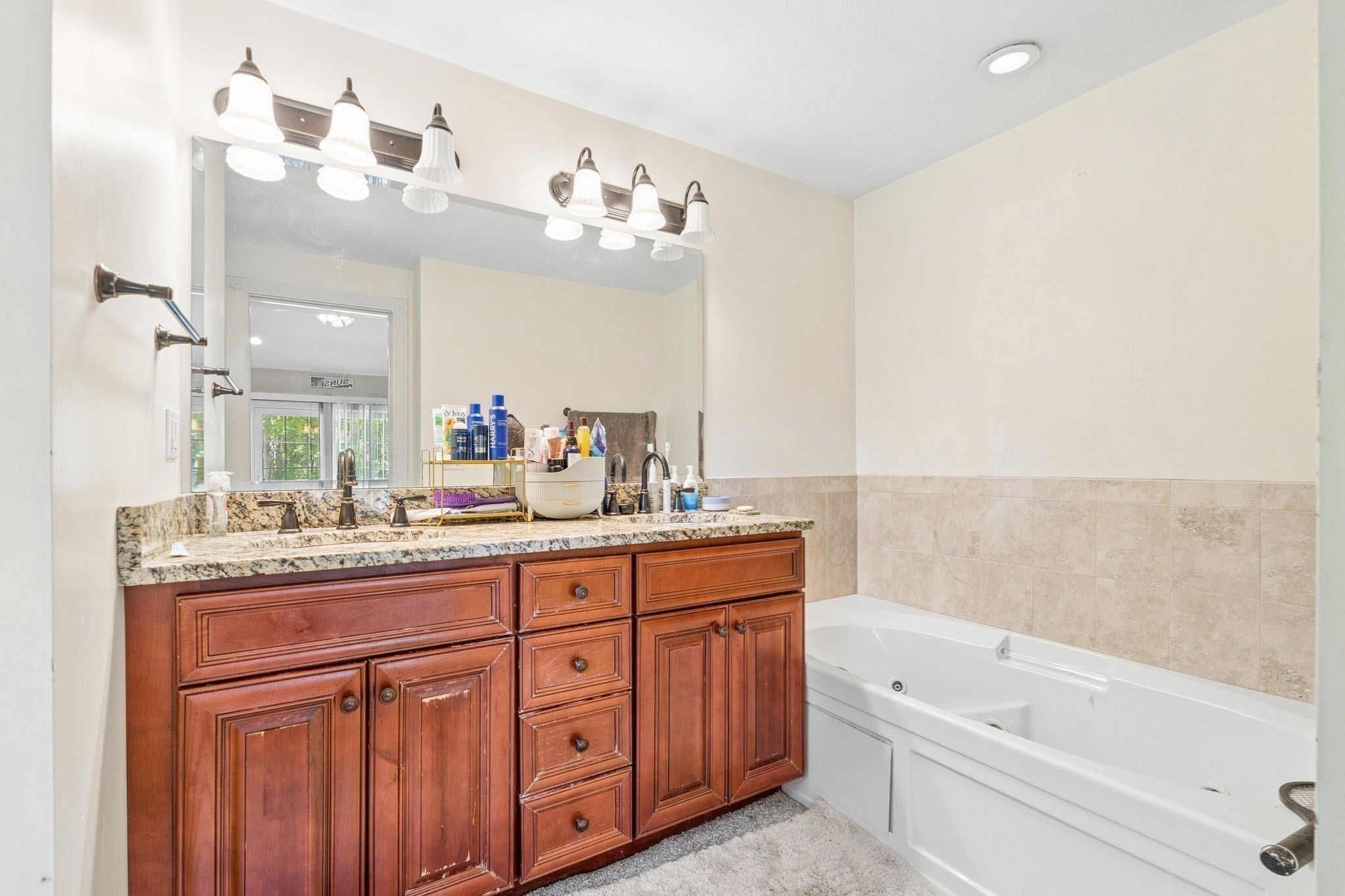 811 Chase Rd, Lunenburg, MA, 811 Chase Rd, Lunenburg, MA Photo #12