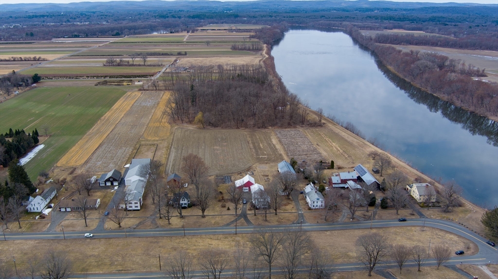 Hadley, Massachusetts 01035, United States, 4 Bedrooms Bedrooms, ,5 BathroomsBathrooms,Residential,Active,193192