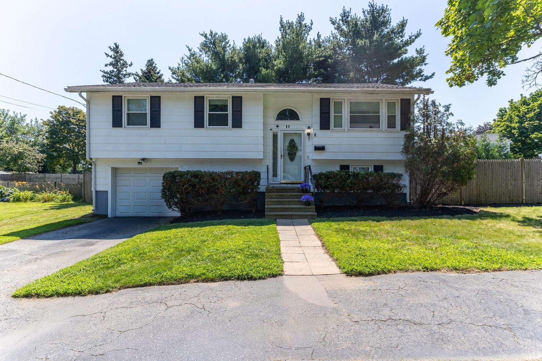Photo of 11 Hartford St, Salem, MA