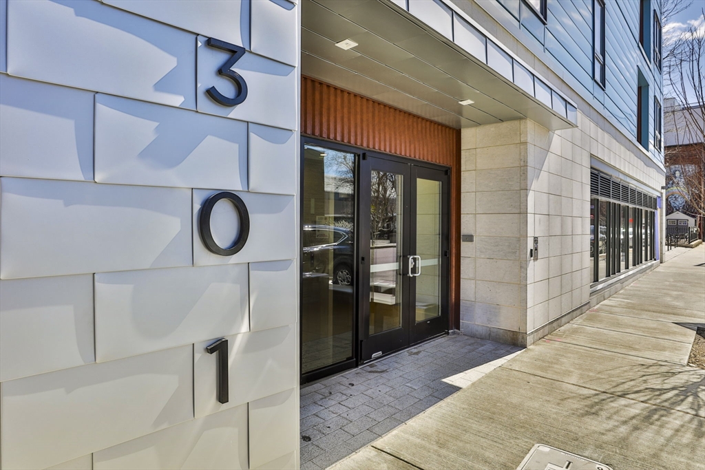 301 Border St 507