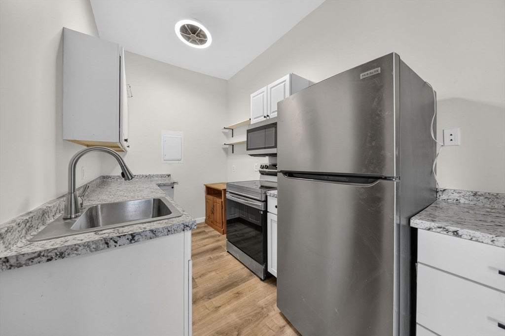 533 Locust St #5, Fall River, MA, 533 Locust St #5, Fall River, MA Photo #10