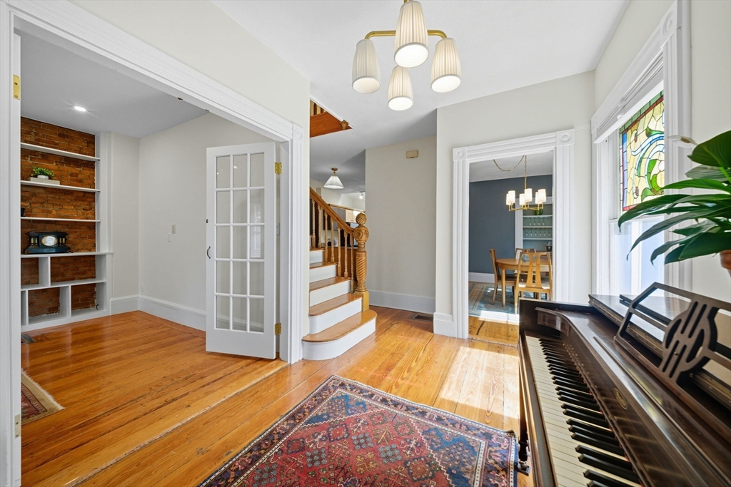73 Tuttle St 73