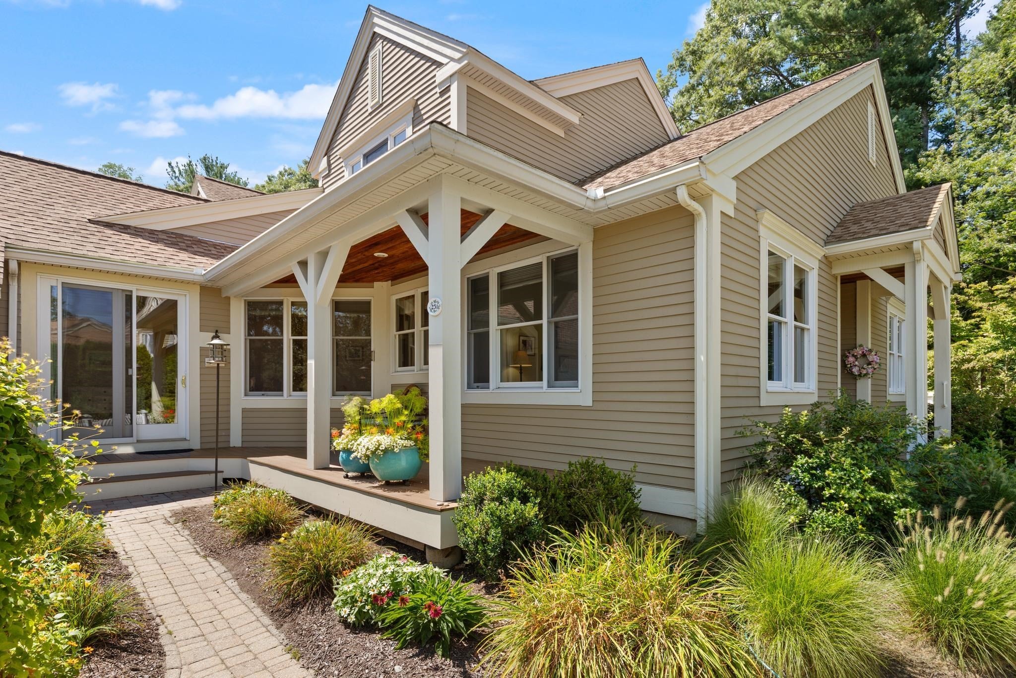 231 Nobscot Rd 231