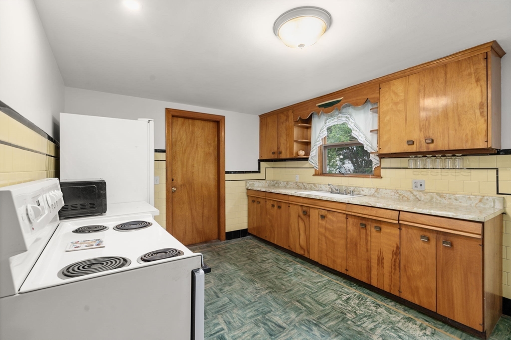 28 Elsie St