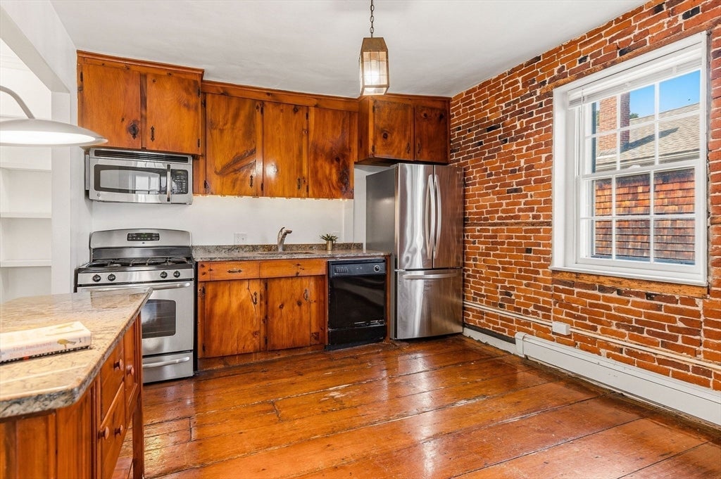 56 Lime St, Newburyport, MA, 56 Lime St, Newburyport, MA Photo #24