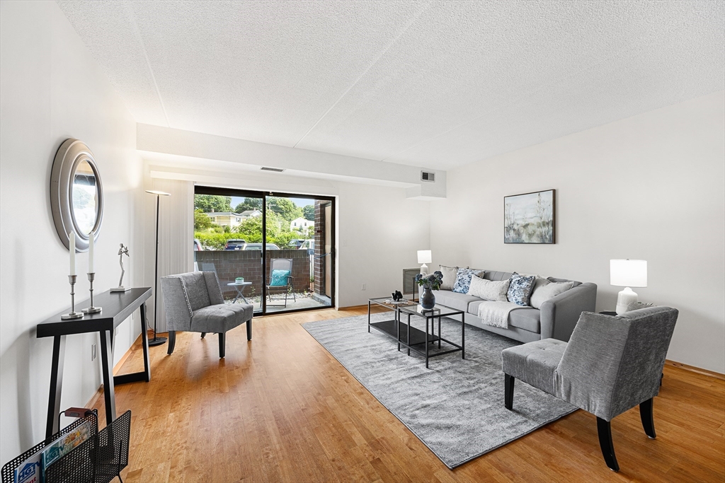 289 Elm St 15