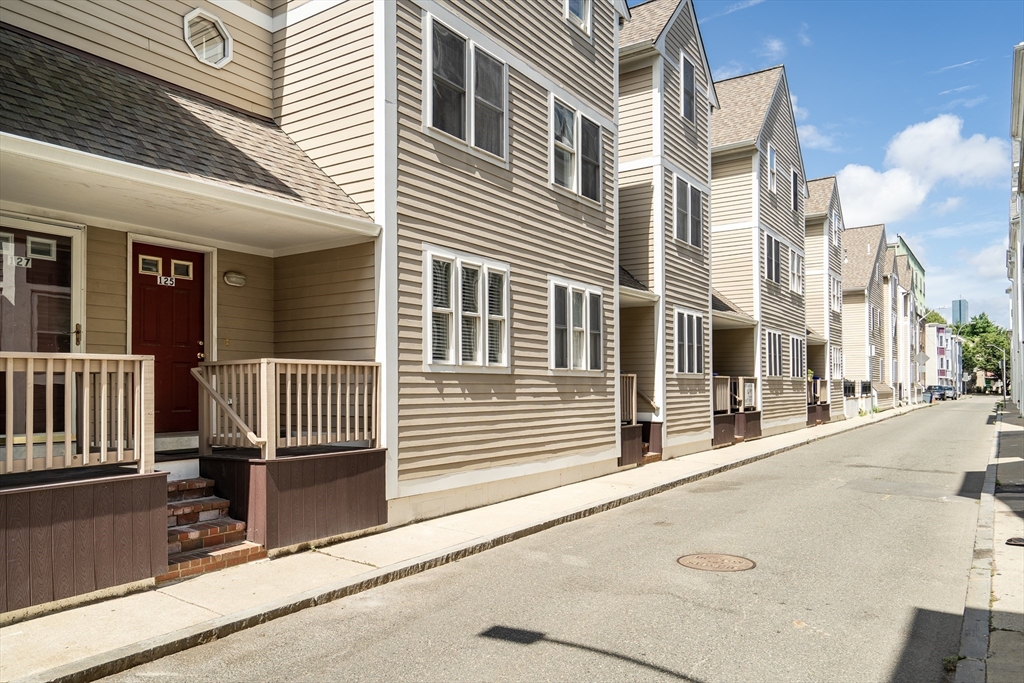 125 Tudor St 125
