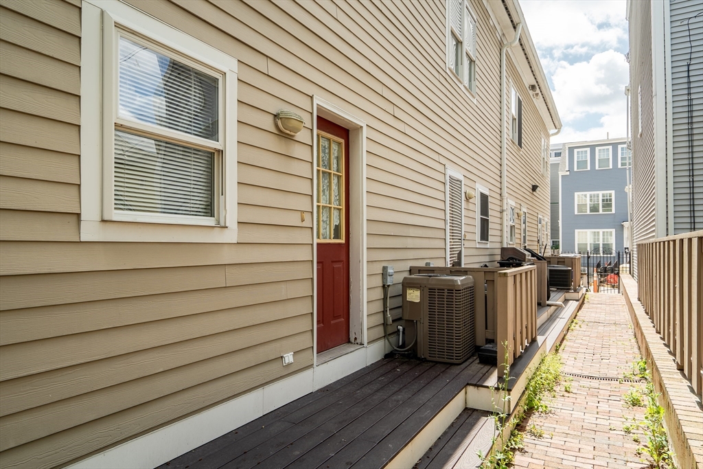 125 Tudor St 125