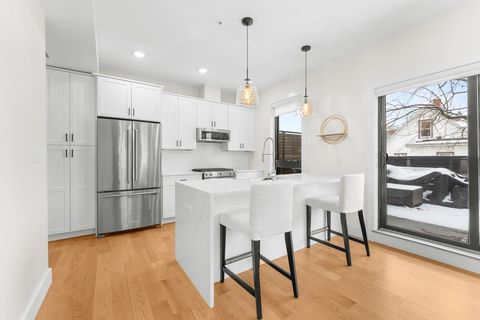 13 Alpine St 202 Somerville MA 02144