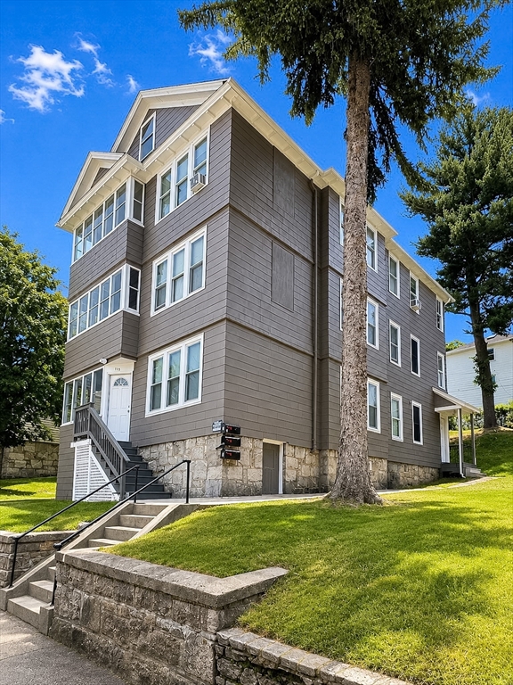 113 Sterling St