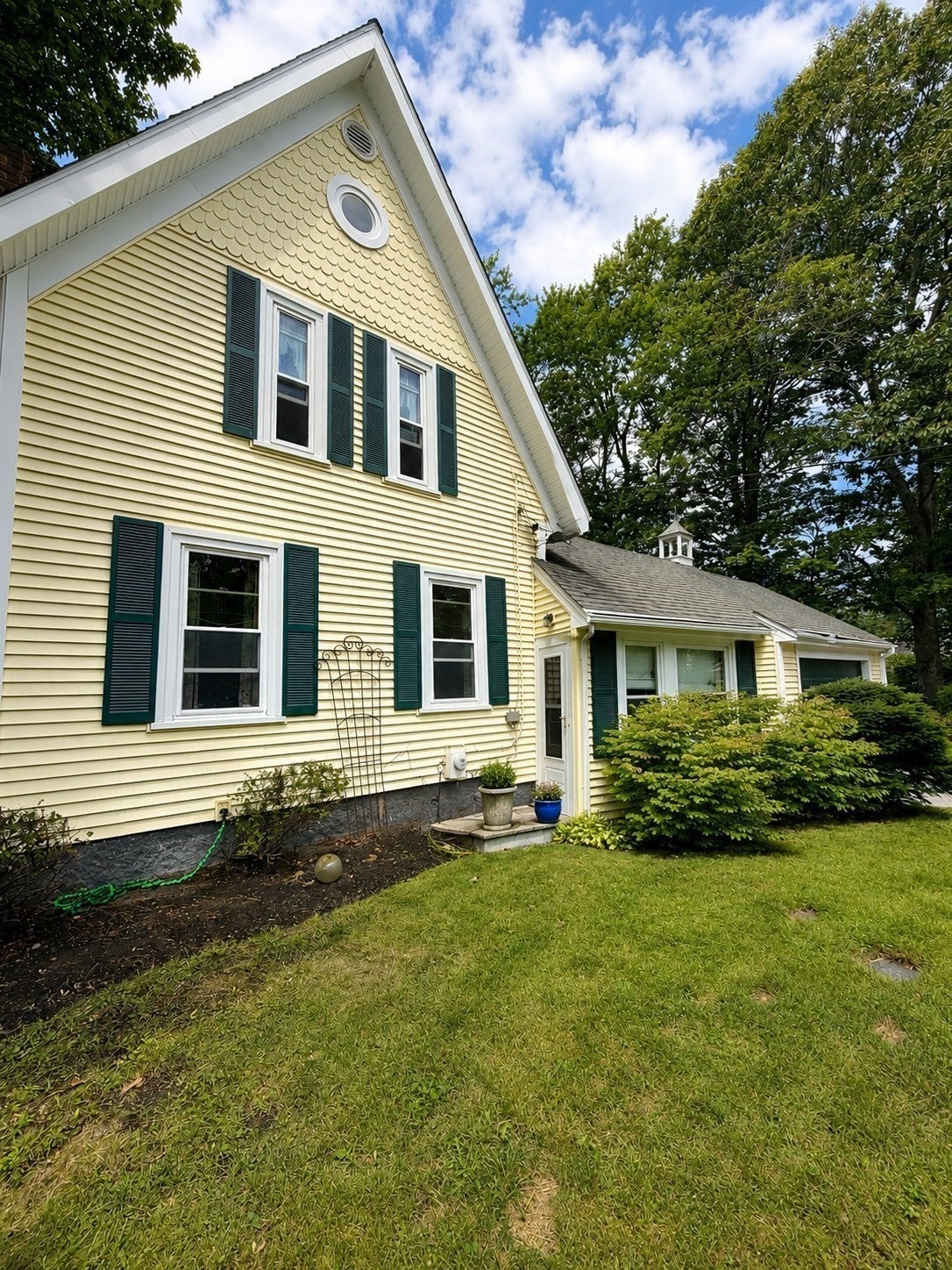 437 High St