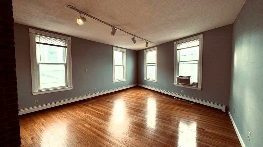 62 River St #3, Cambridge, MA, 62 River St #3, Cambridge, MA Photo #4