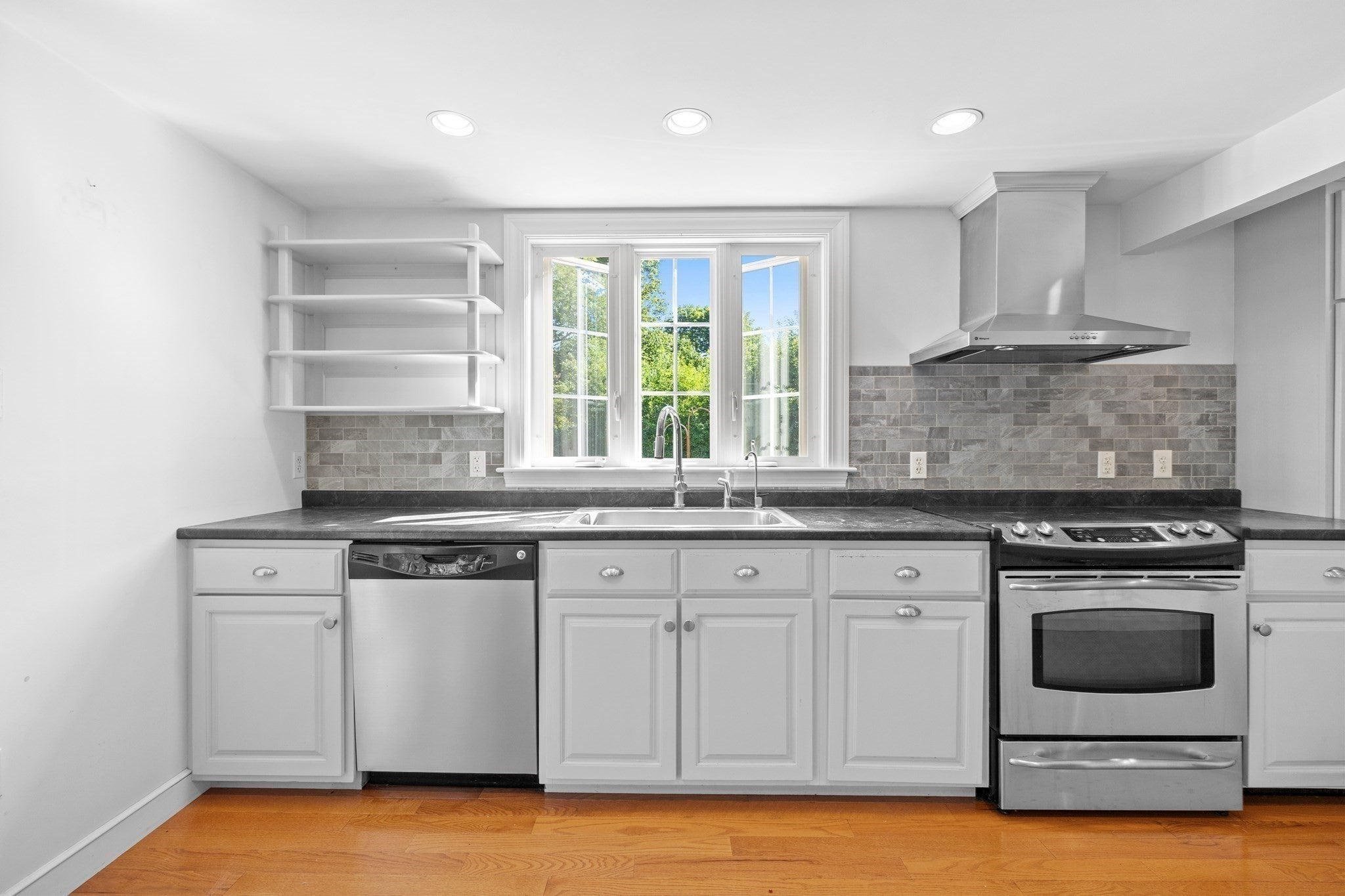 66 Prospect Street, Hingham, MA Photo #9