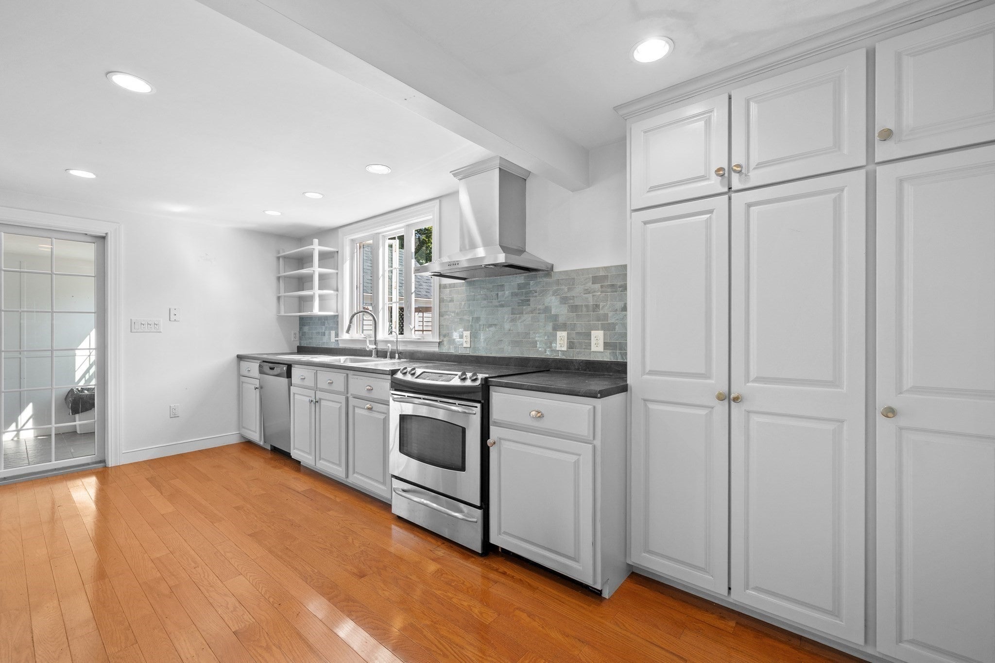 66 Prospect Street, Hingham, MA Photo #8