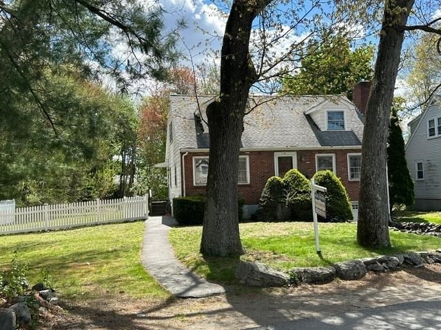 14 Locust St, Woburn, MA Photo #2