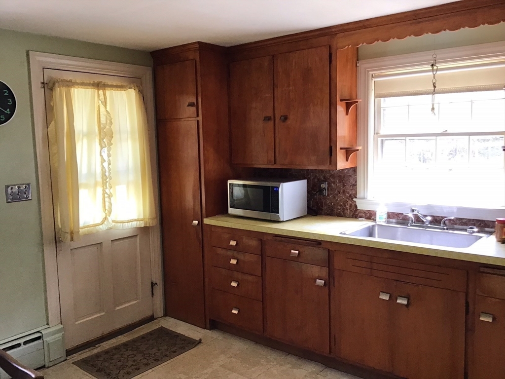 14 Locust St, Woburn, MA Photo #3