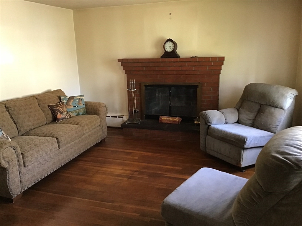 14 Locust St, Woburn, MA Photo #9