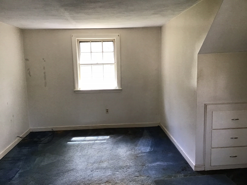 14 Locust St, Woburn, MA Photo #13