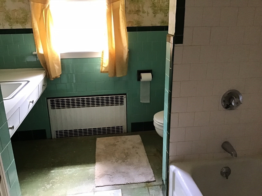 14 Locust St, Woburn, MA Photo #18