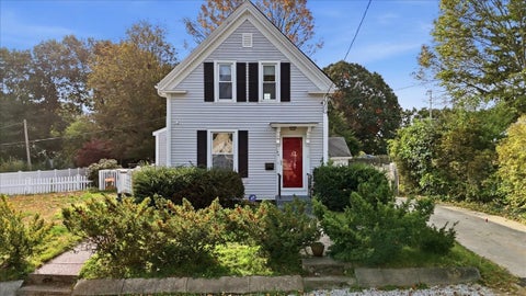 Photo of 140 Lake St, Weymouth, MA 02189 (MLS # 73590557)