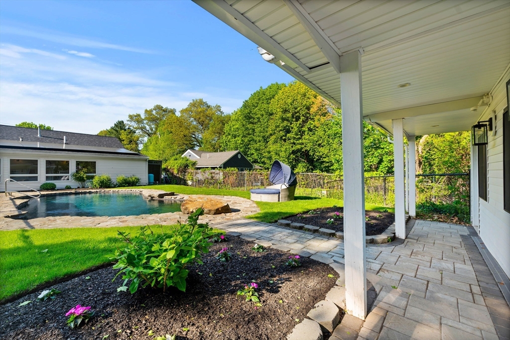 17 Melba Ln