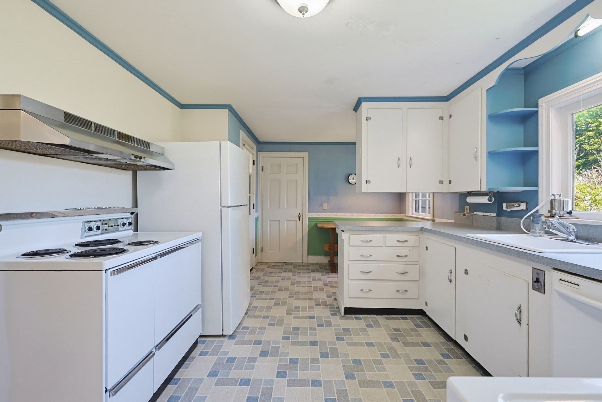 24 Stark Rd, Worcester, MA, 24 Stark Rd, Worcester, MA Photo #7