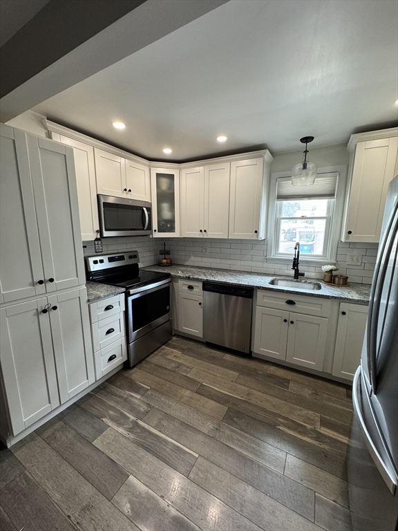 39 Bay View Ave