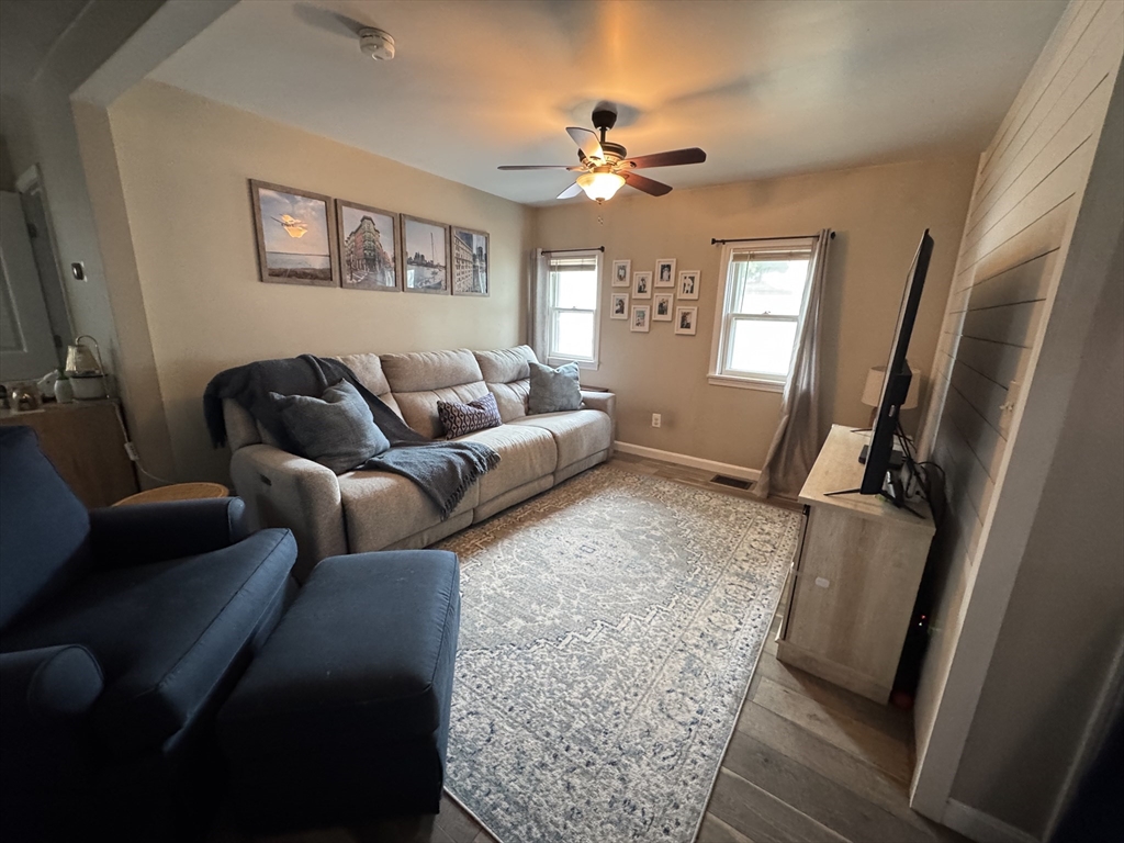 39 Bay View Ave