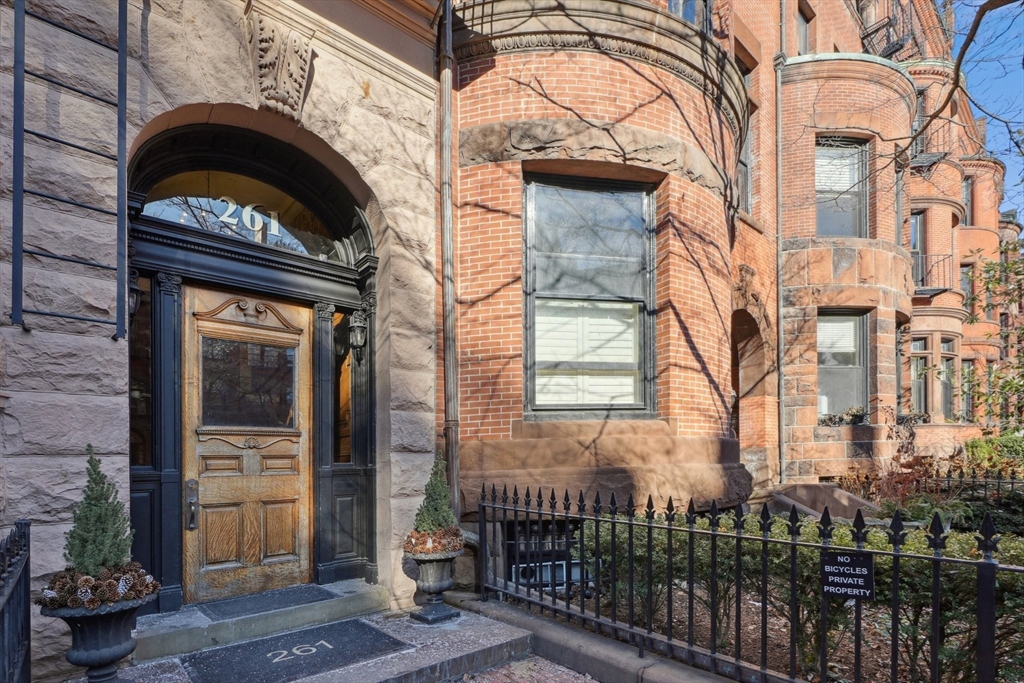 261 Marlborough St 1