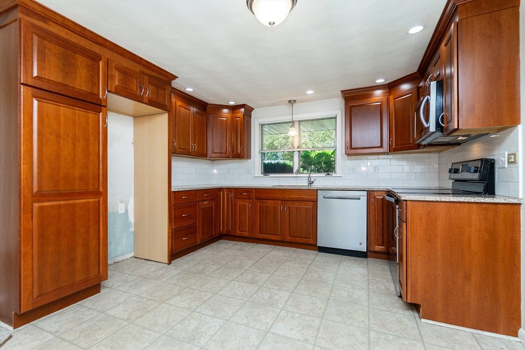 4 Craig Rd, Framingham, MA, 4 Craig Rd, Framingham, MA Photo #8