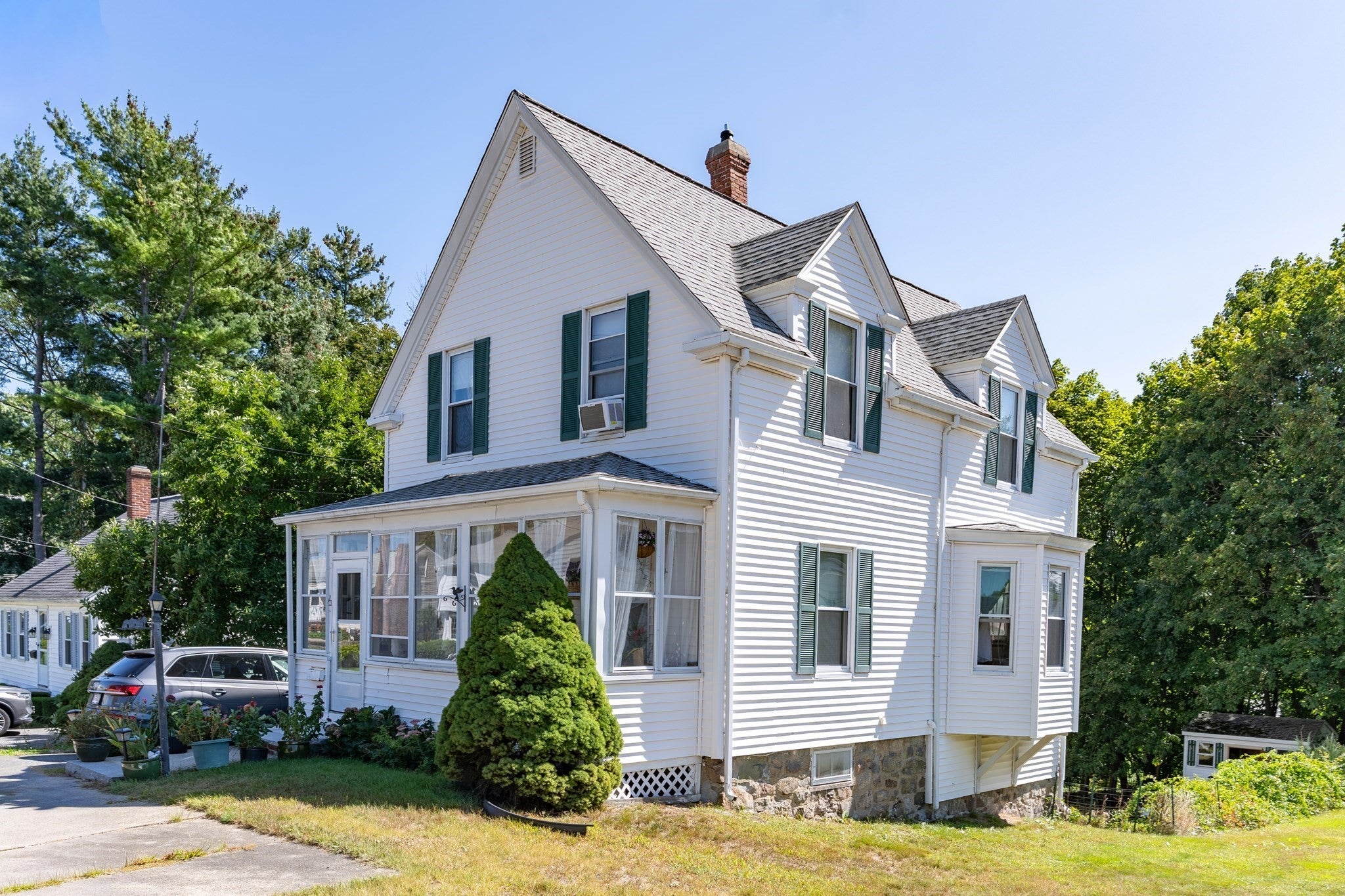 Photo of 18 High St, Saugus, MA