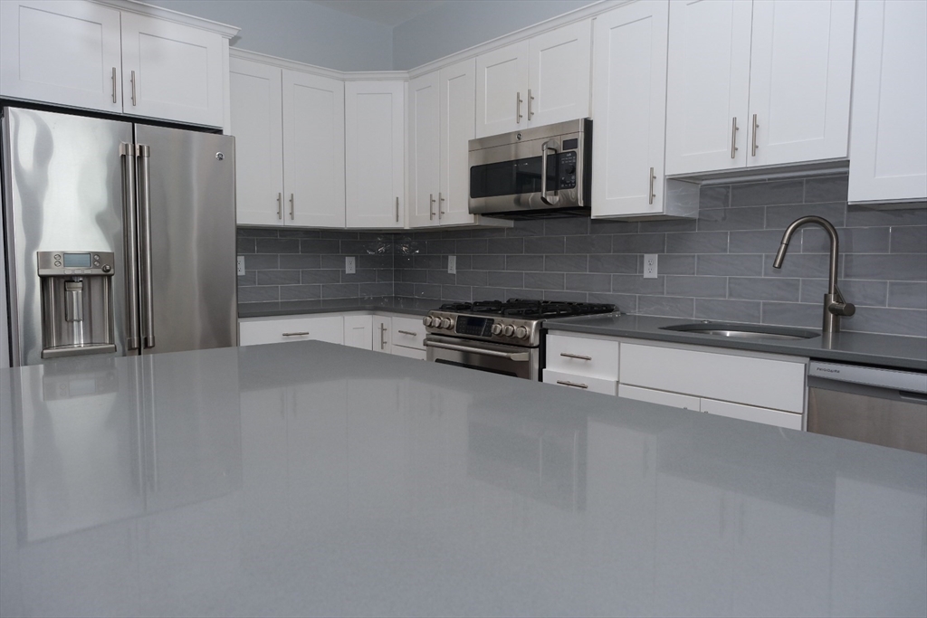 170 W Broadway 303