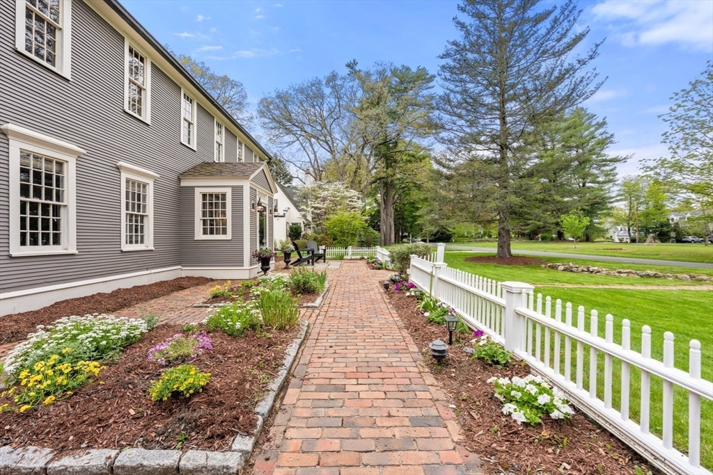 41 Longmeadow Road, Wellesley, MA, 41 Longmeadow Road, Wellesley, MA Photo #3