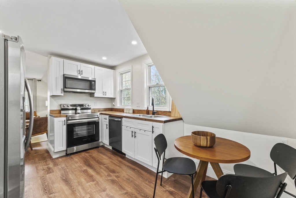 1142 Washington Street