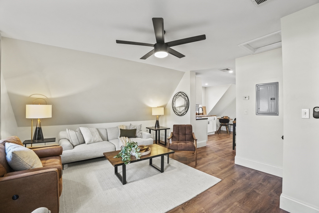 1142 Washington Street