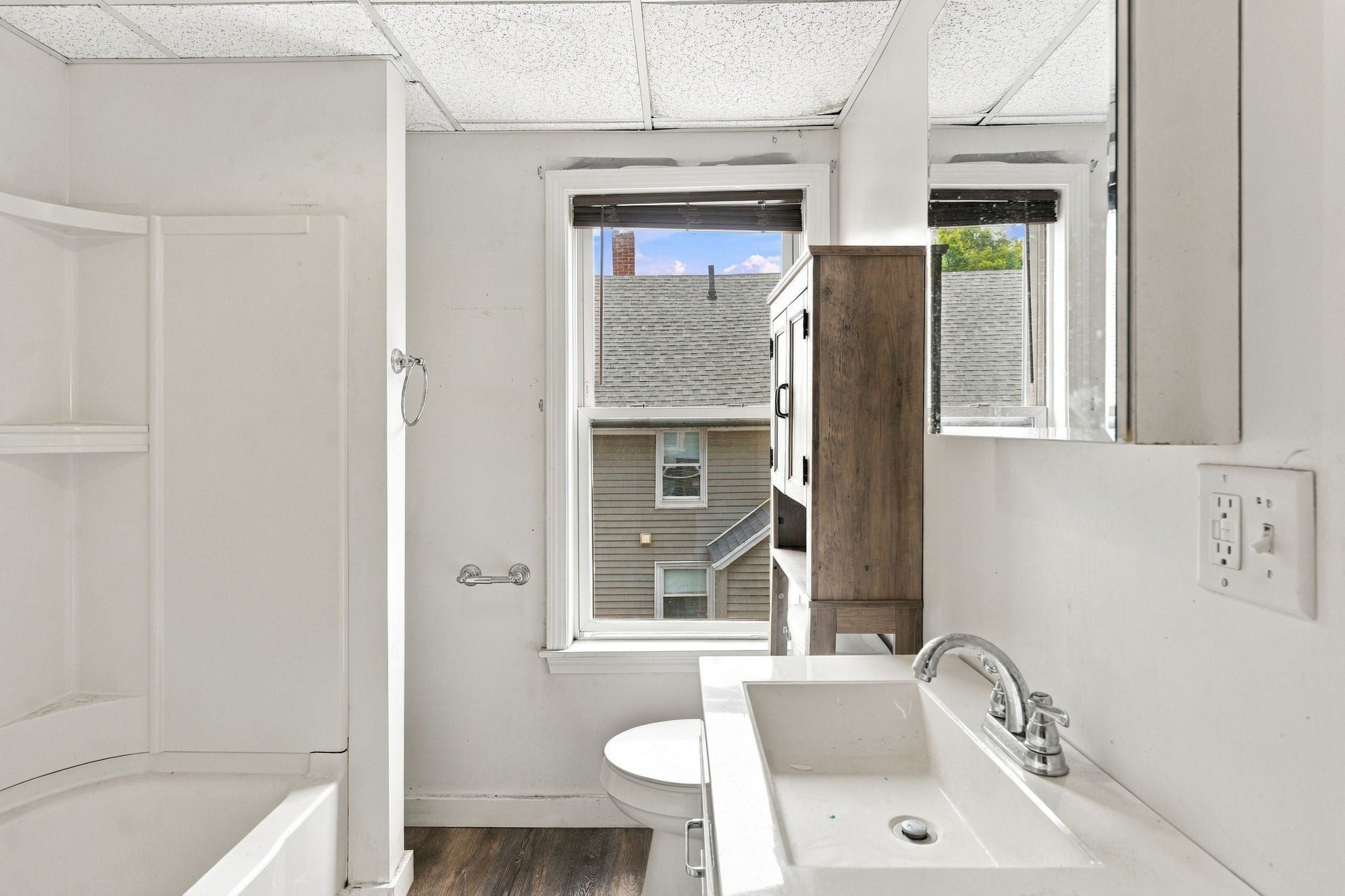 56 Summit St, Woonsocket, RI, 56 Summit St, Woonsocket, RI Photo #5