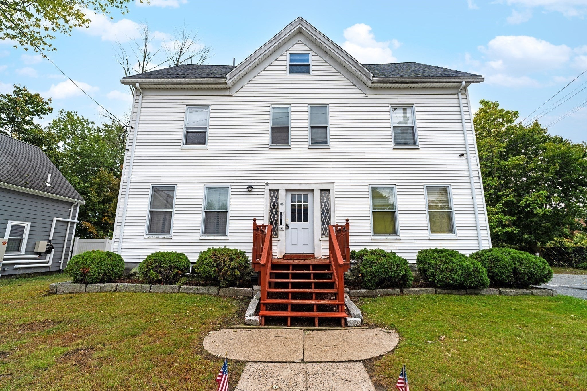 98 Warren St