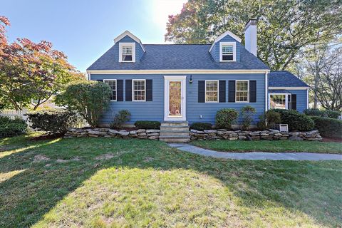 66 Crestwood Cir Norwood MA 02062